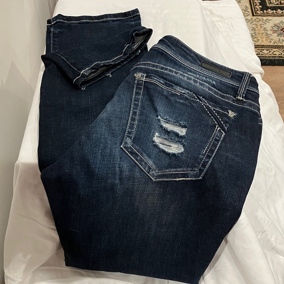 Buckle Dark Blue Ripped Women Jeans - Picture 2 of 13